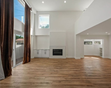 1107 Princeton Street - Photo Thumbnail 3