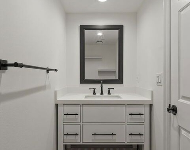 1107 Princeton Street - Photo Thumbnail 14
