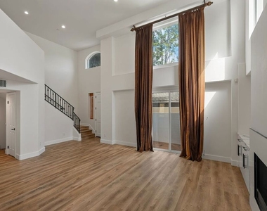 1107 Princeton Street - Photo Thumbnail 4