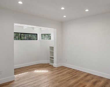 1107 Princeton Street - Photo Thumbnail 7