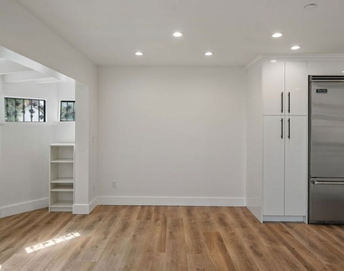 1107 Princeton Street - Photo Thumbnail 6