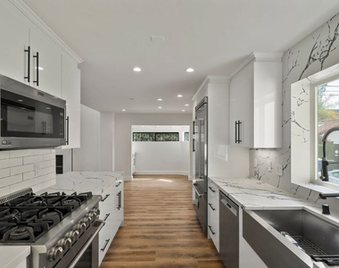 1107 Princeton Street - Photo Thumbnail 13