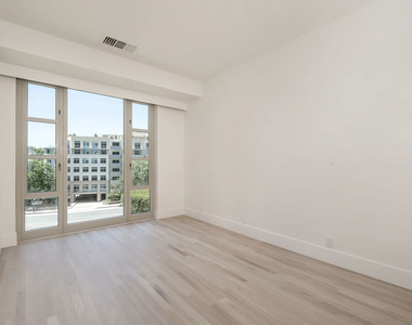 10580 Wilshire Boulevard - Photo Thumbnail 12