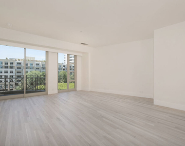 10580 Wilshire Boulevard - Photo Thumbnail 8