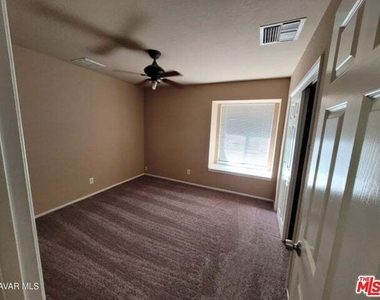 9825 Sally Avenue - Photo Thumbnail 5
