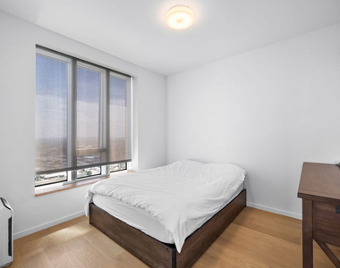 889 Francisco Street - Photo Thumbnail 14
