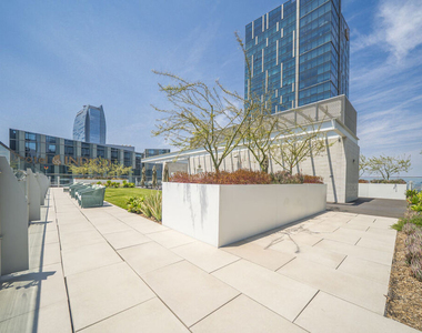 889 Francisco Street - Photo Thumbnail 46