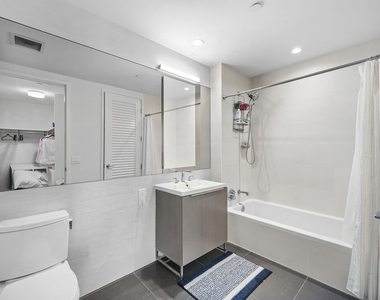 889 Francisco Street - Photo Thumbnail 18