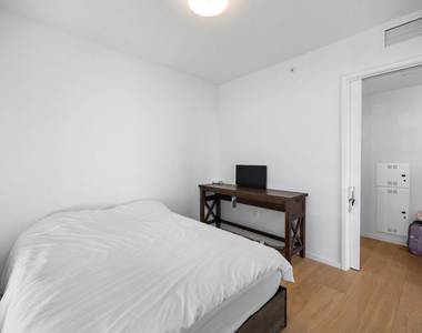 889 Francisco Street - Photo Thumbnail 16