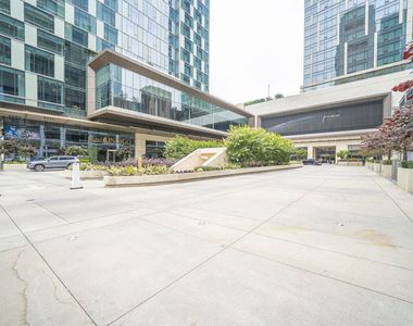 889 Francisco Street - Photo Thumbnail 27