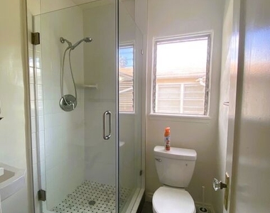10623 Kinnard Avenue - Photo Thumbnail 4