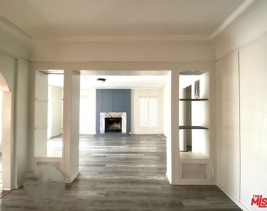 10623 Kinnard Avenue - Photo Thumbnail 12