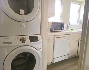 10623 Kinnard Avenue - Photo Thumbnail 10