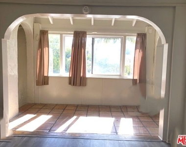 10623 Kinnard Avenue - Photo Thumbnail 14