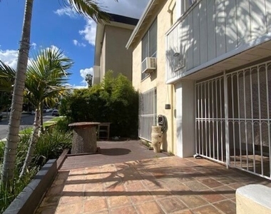 10623 Kinnard Avenue - Photo Thumbnail 2