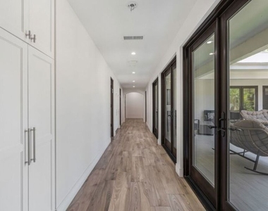 17520 Embassy Drive - Photo Thumbnail 30