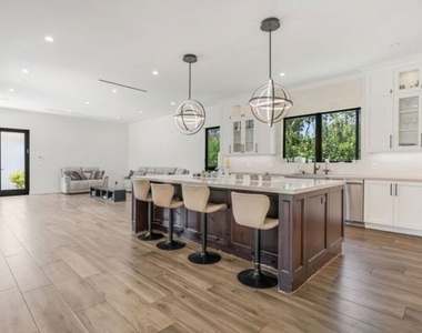 17520 Embassy Drive - Photo Thumbnail 18