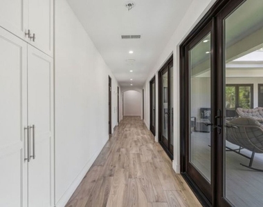 17520 Embassy Drive - Photo Thumbnail 31