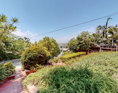 3627 Crestmont Avenue - Photo Thumbnail 3
