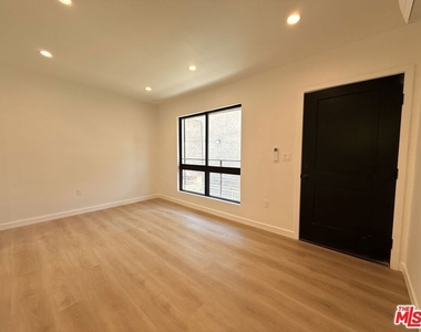 540 Indiana Avenue - Photo Thumbnail 3