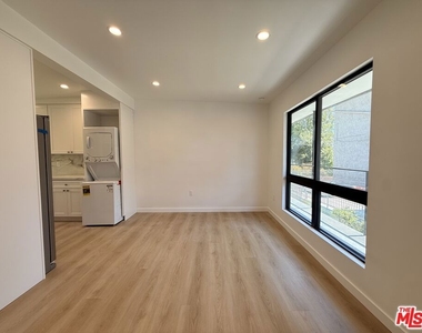 540 Indiana Avenue - Photo Thumbnail 2