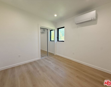 540 Indiana Avenue - Photo Thumbnail 5