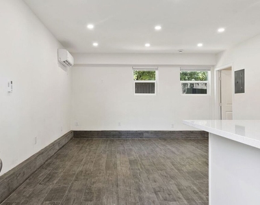 10679 Olympic Boulevard - Photo Thumbnail 3