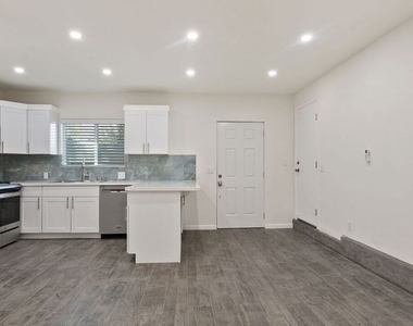 10679 Olympic Boulevard - Photo Thumbnail 4
