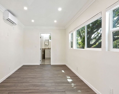 10679 Olympic Boulevard - Photo Thumbnail 14