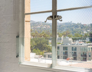 6253 Hollywood Boulevard - Photo Thumbnail 9