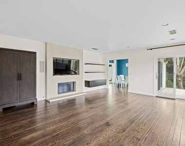 1759 N Beverly Drive - Photo Thumbnail 9