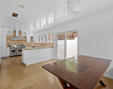 1759 N Beverly Drive - Photo Thumbnail 13