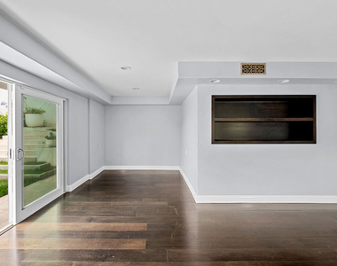 1759 N Beverly Drive - Photo Thumbnail 4