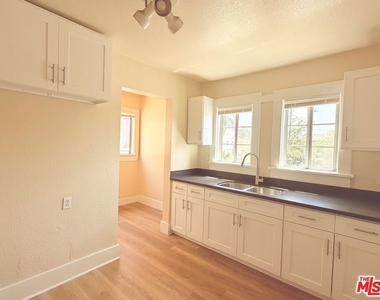 1573 W 30th Street - Photo Thumbnail 6
