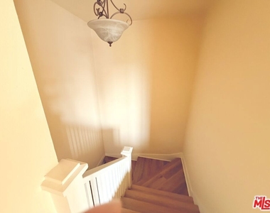 1573 W 30th Street - Photo Thumbnail 2