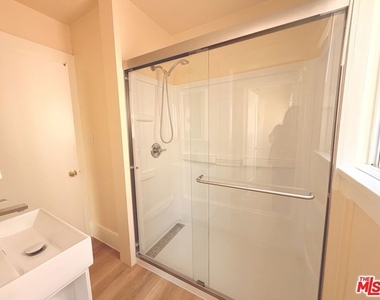 1573 W 30th Street - Photo Thumbnail 12