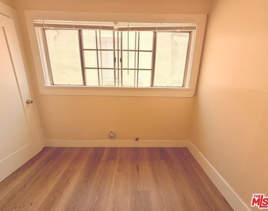 1573 W 30th Street - Photo Thumbnail 9