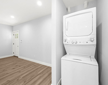 1560 1 S Genesee Avenue - Photo Thumbnail 7