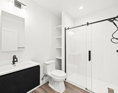 1560 1 S Genesee Avenue - Photo Thumbnail 6