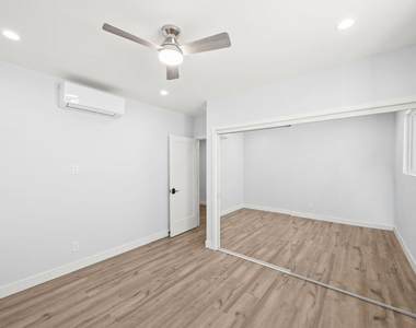 1560 1 S Genesee Avenue - Photo Thumbnail 5