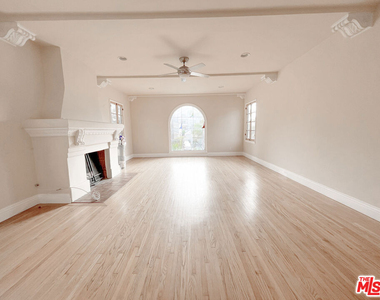 219 S Hamilton Drive - Photo Thumbnail 1