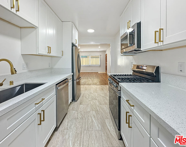 804 E Kelso Street - Photo Thumbnail 2