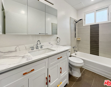 804 E Kelso Street - Photo Thumbnail 9