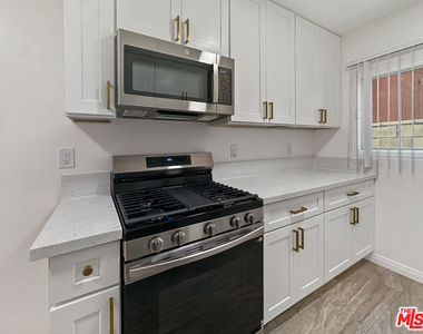 804 E Kelso Street - Photo Thumbnail 4