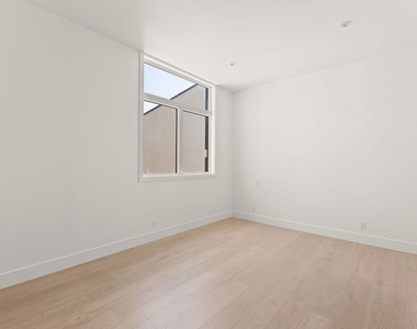 728 Indiana Avenue - Photo Thumbnail 8