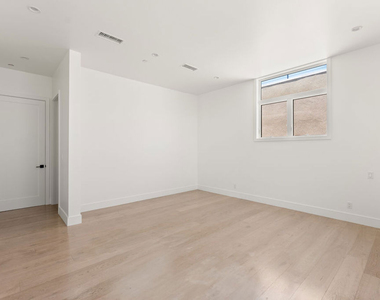 728 Indiana Avenue - Photo Thumbnail 2