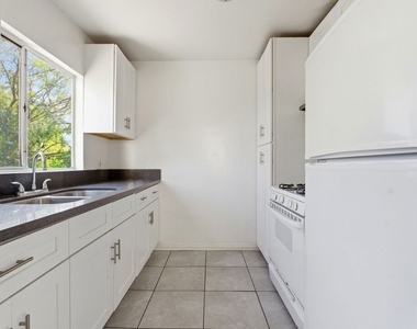 1475 S Wooster Street - Photo Thumbnail 5