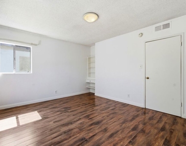 1475 S Wooster Street - Photo Thumbnail 15