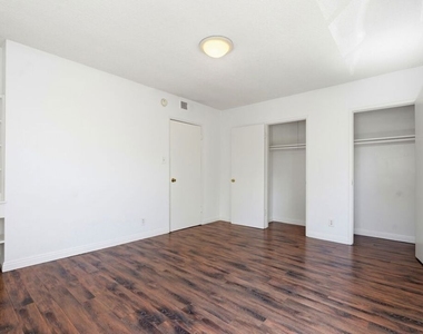 1475 S Wooster Street - Photo Thumbnail 16