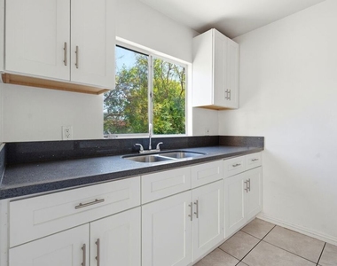 1475 S Wooster Street - Photo Thumbnail 6